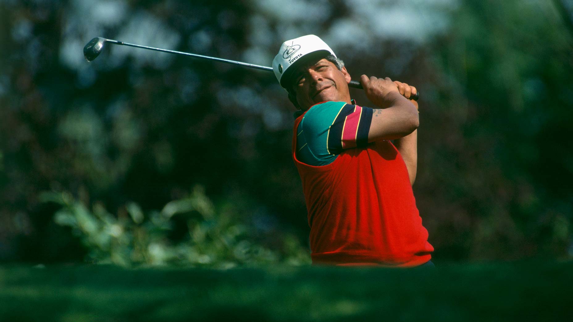 Pro golfer lee trevino swings