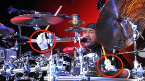carter beauford with golf gloves