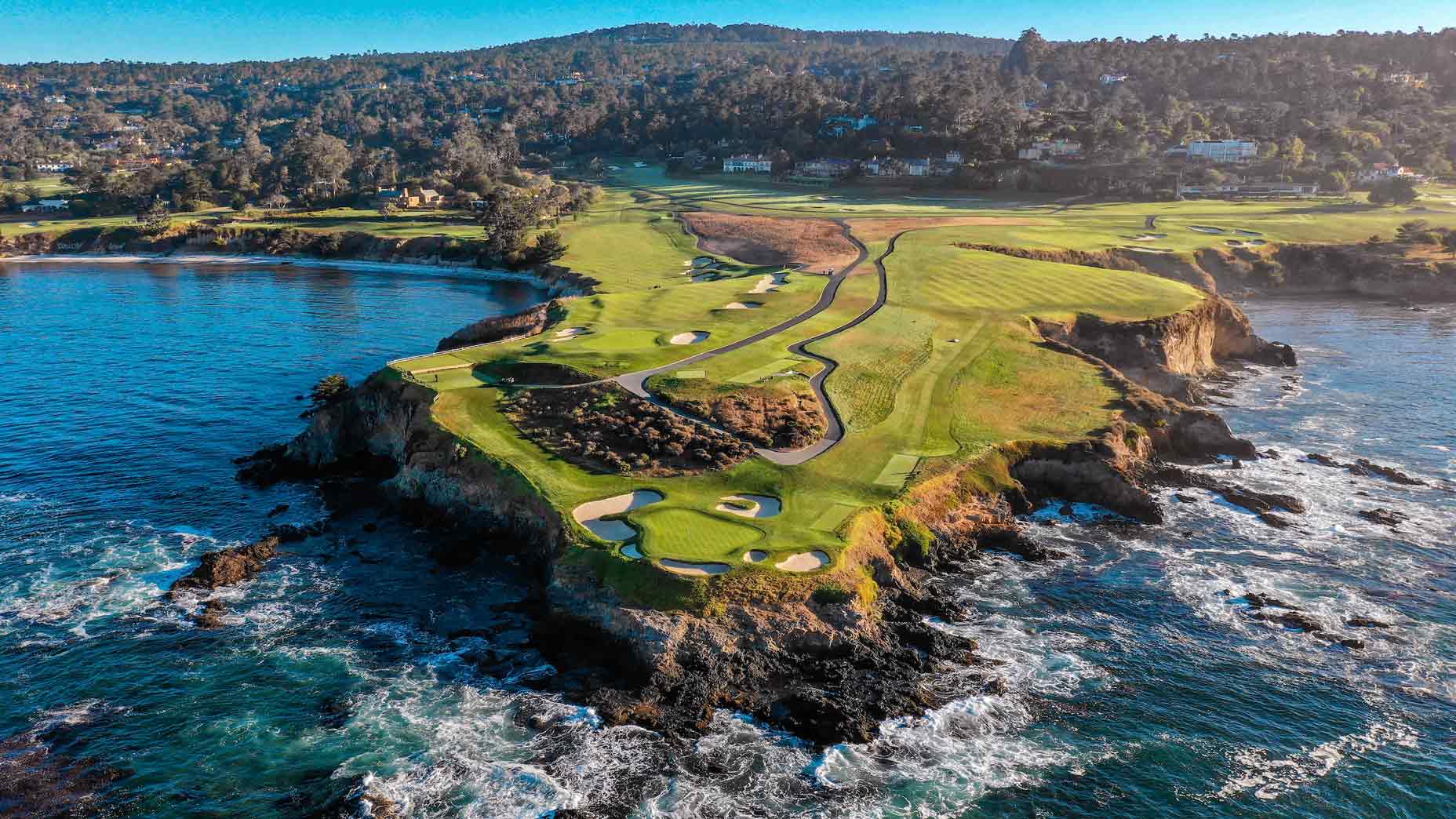 Pebble beach. Пеббл Бич. Пеббл Аргентина остров. Pebble Beach Golf links. Pebble Beach фото.