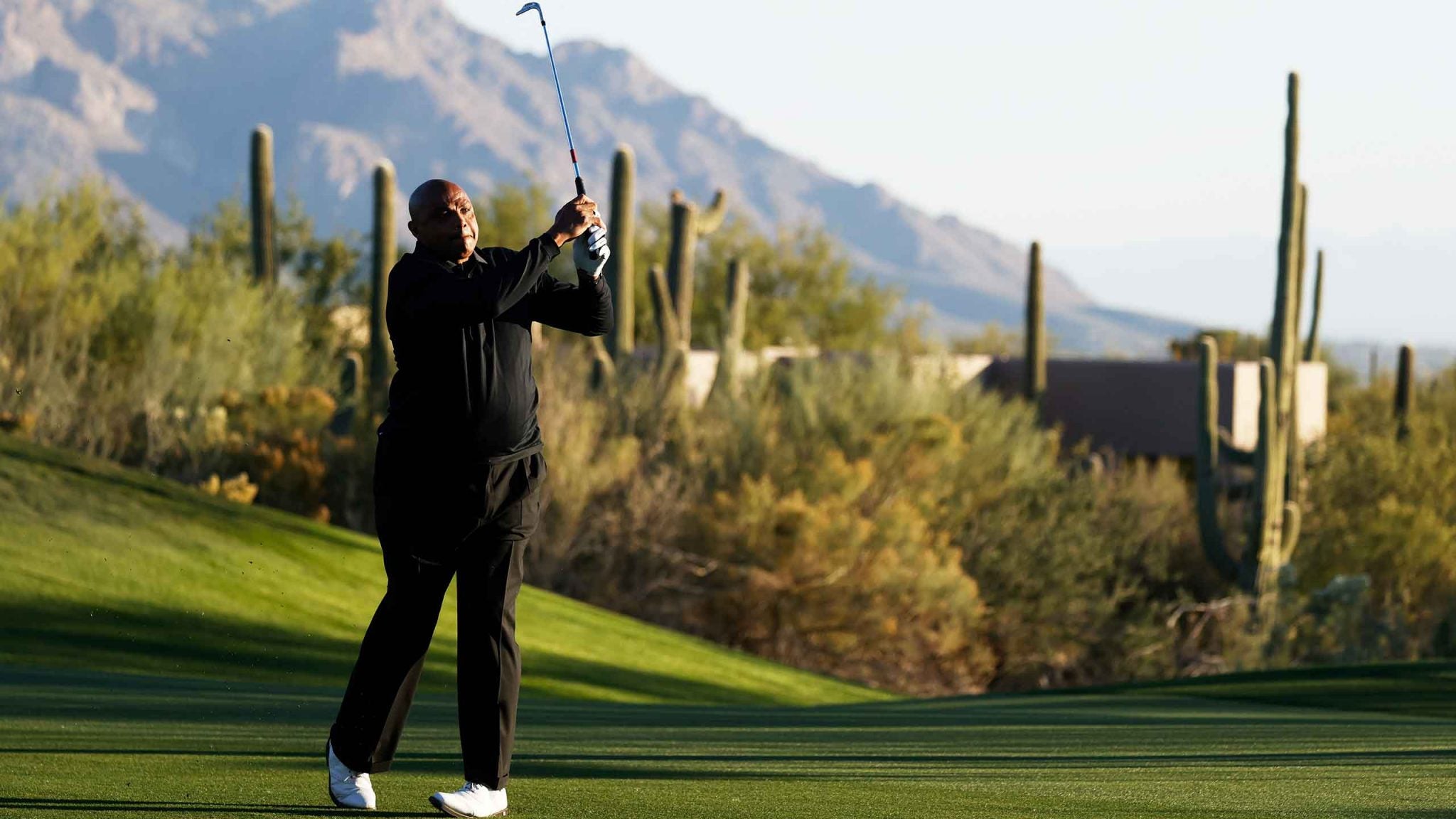 How Charles Barkley rebuilt his golf swing, according to the instructor who...