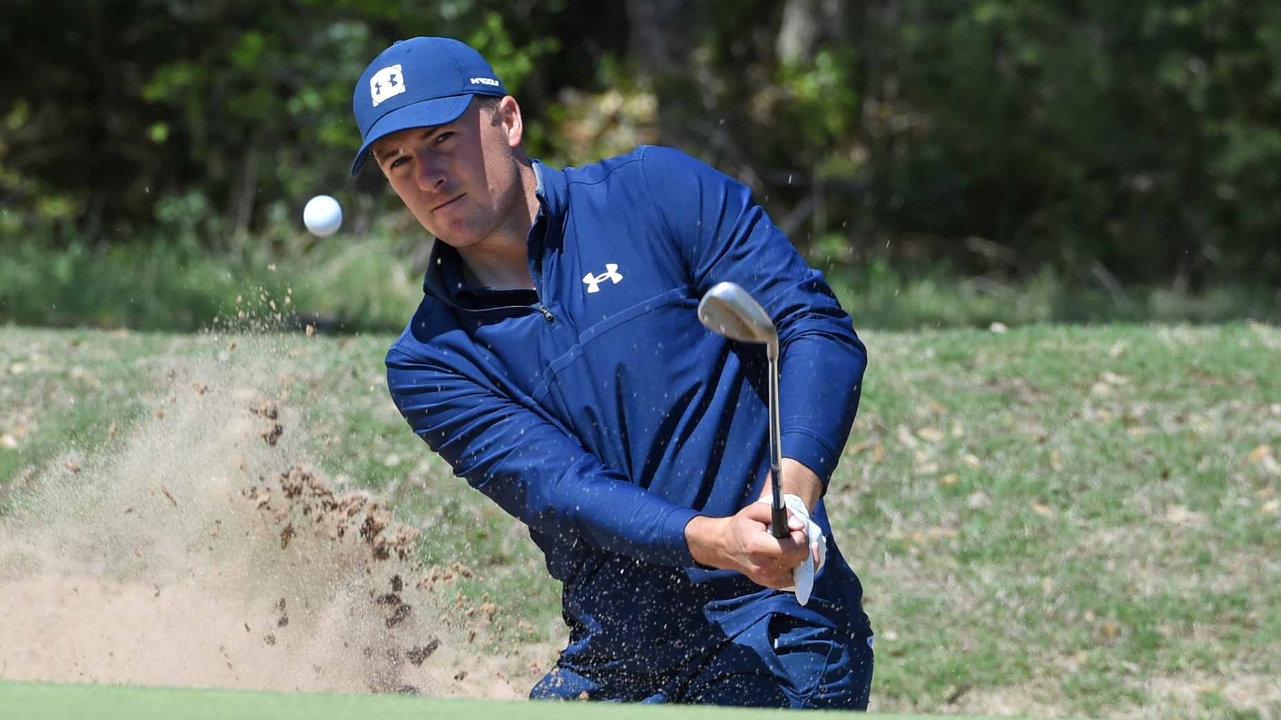 jordan spieth hits bunker shot