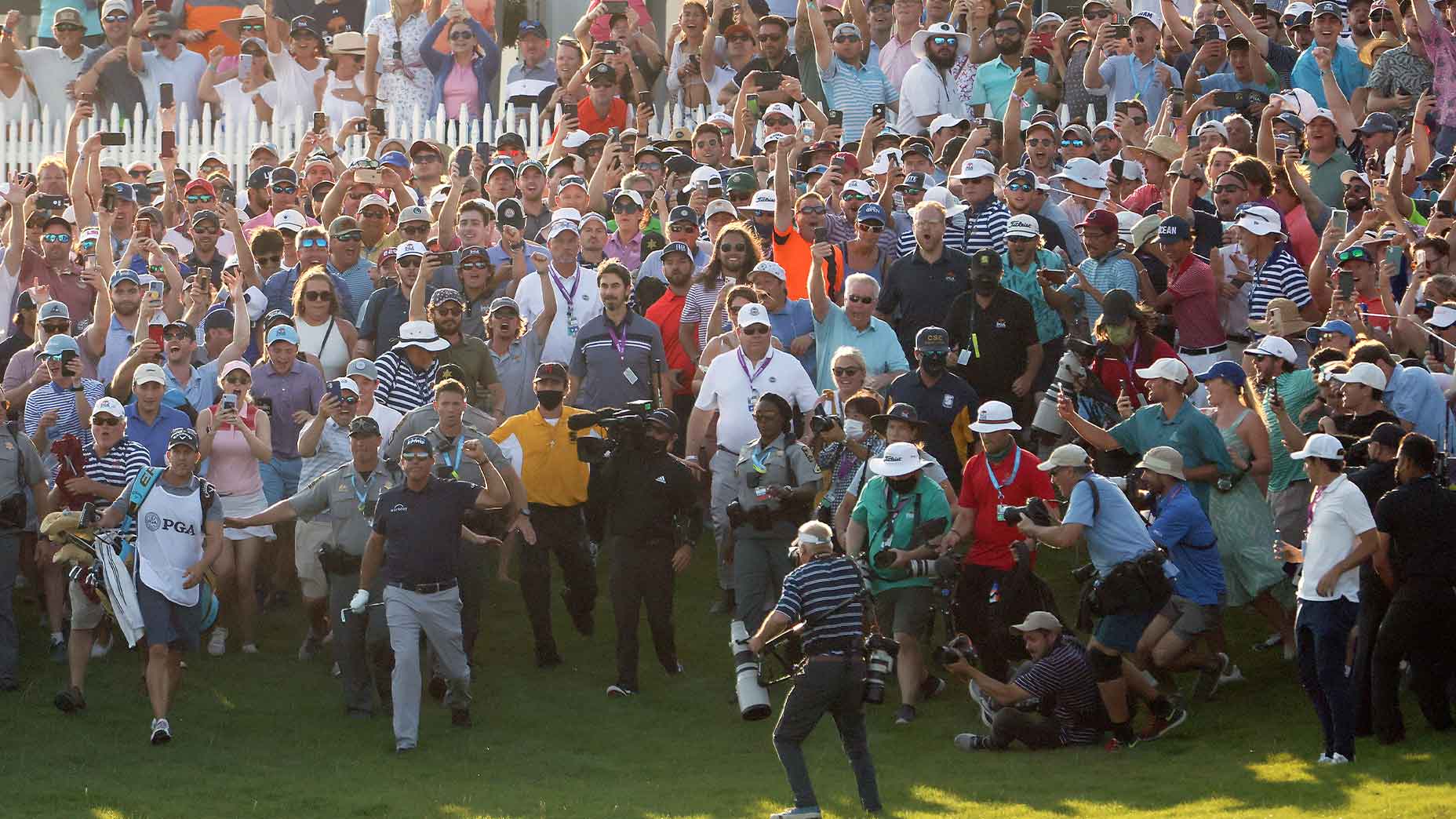 PGA of America apologizes to Phil Mickelson, Brooks Koepka for fan chaos