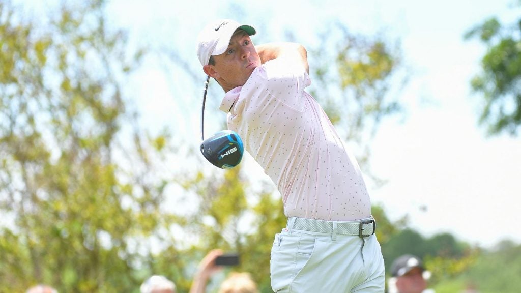 rory mcilroy swings driver