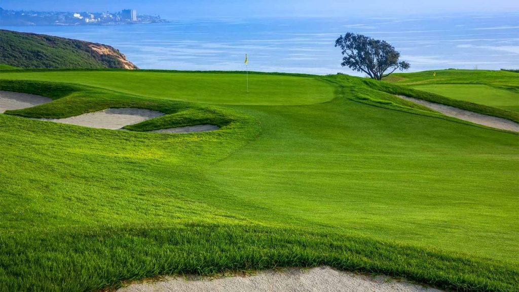 The 2nd hole at Torrey Pines south.