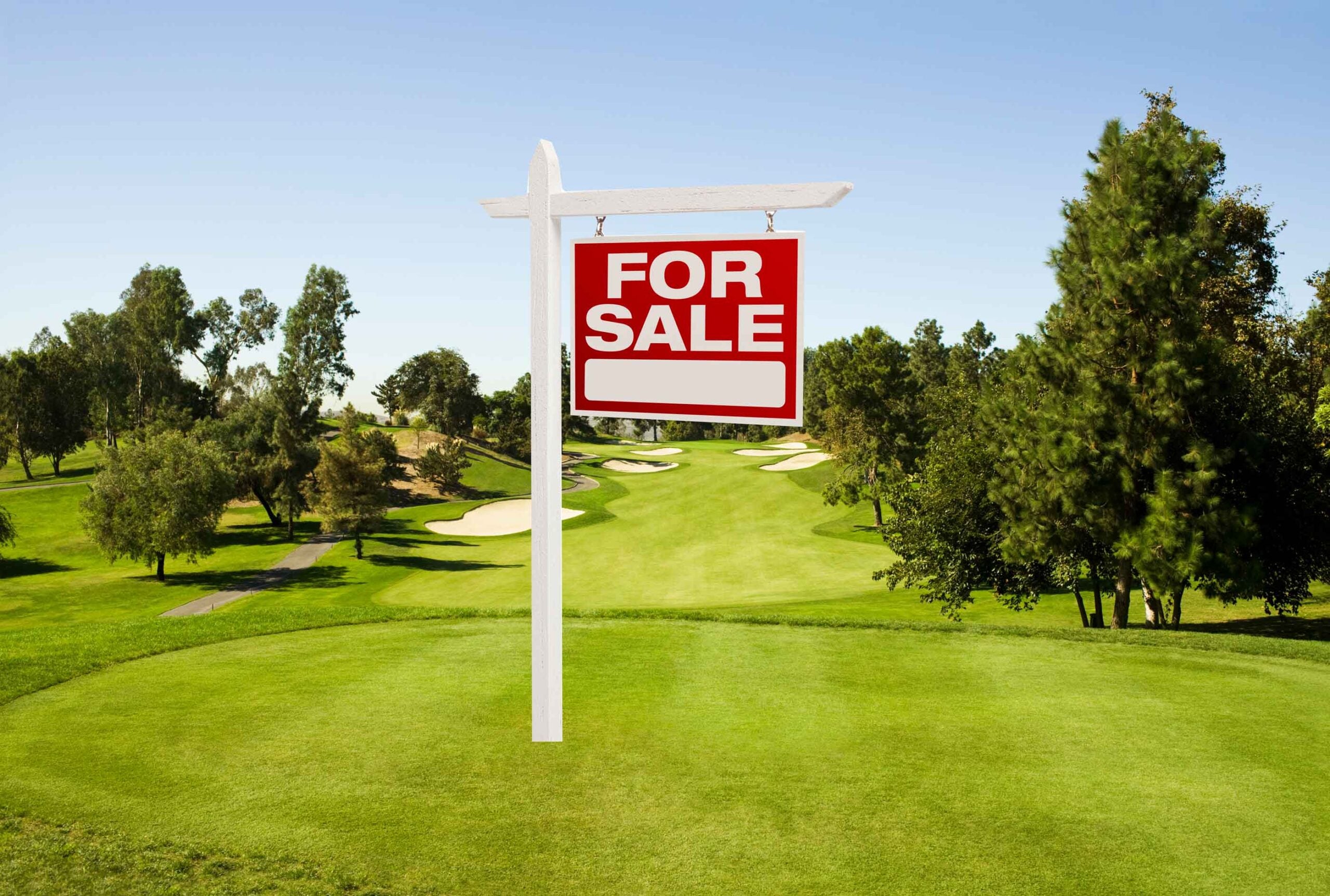 Here's how much it costs to maintain a golf course for a year