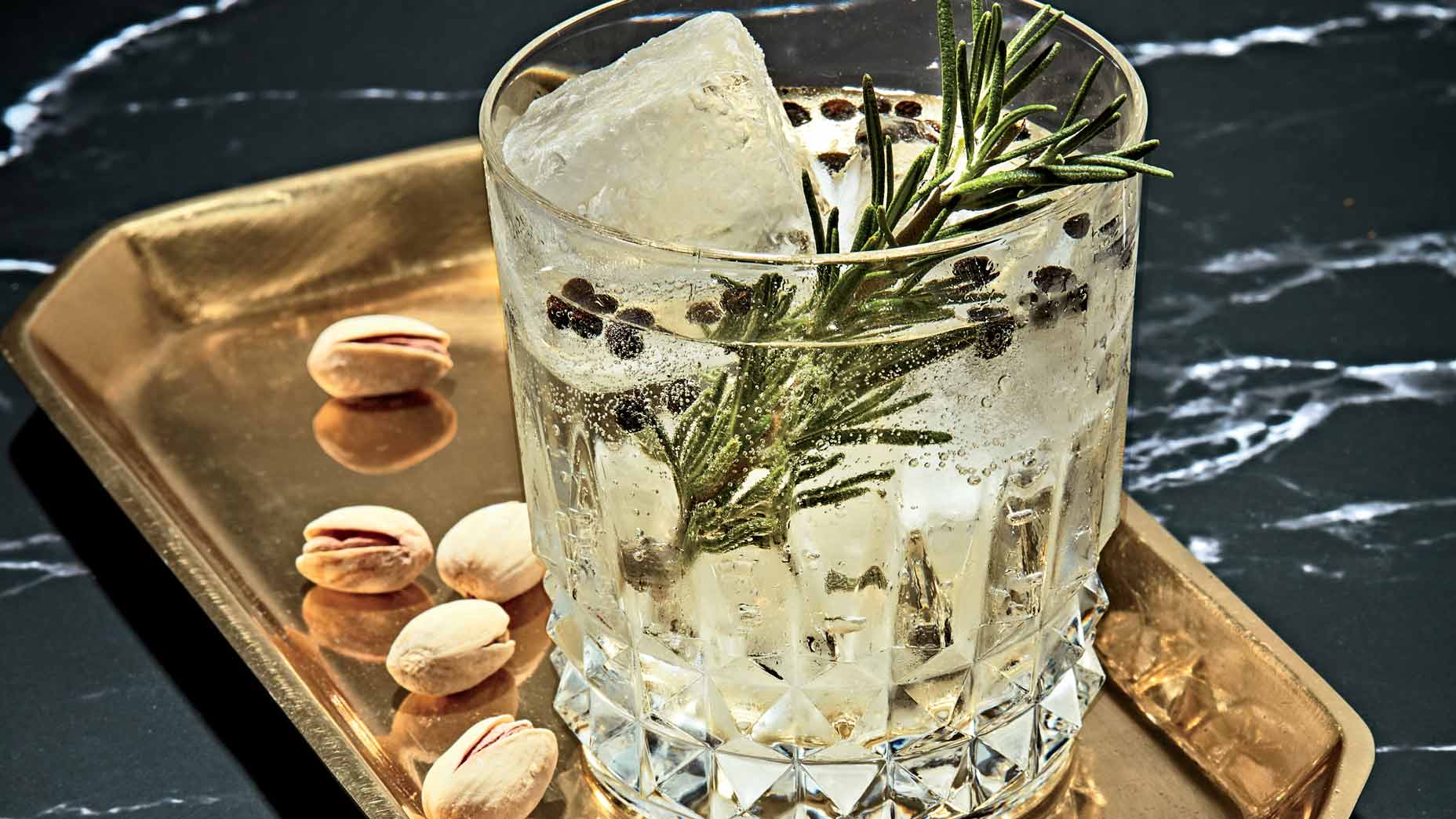 A Classic Cocktail in History: The Gin & Tonic