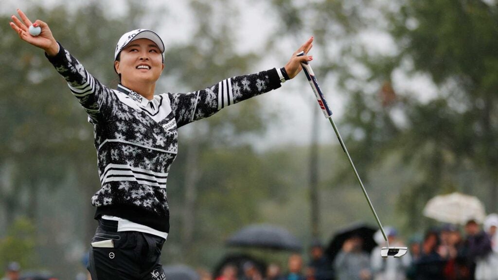Jin Young Ko raises hands in air after winning 2021 LPGA Founders Cup