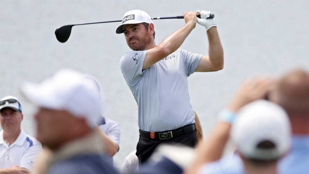 Louis Oosthuizen plays tee shot during 2021 Tour Championship at East Lake