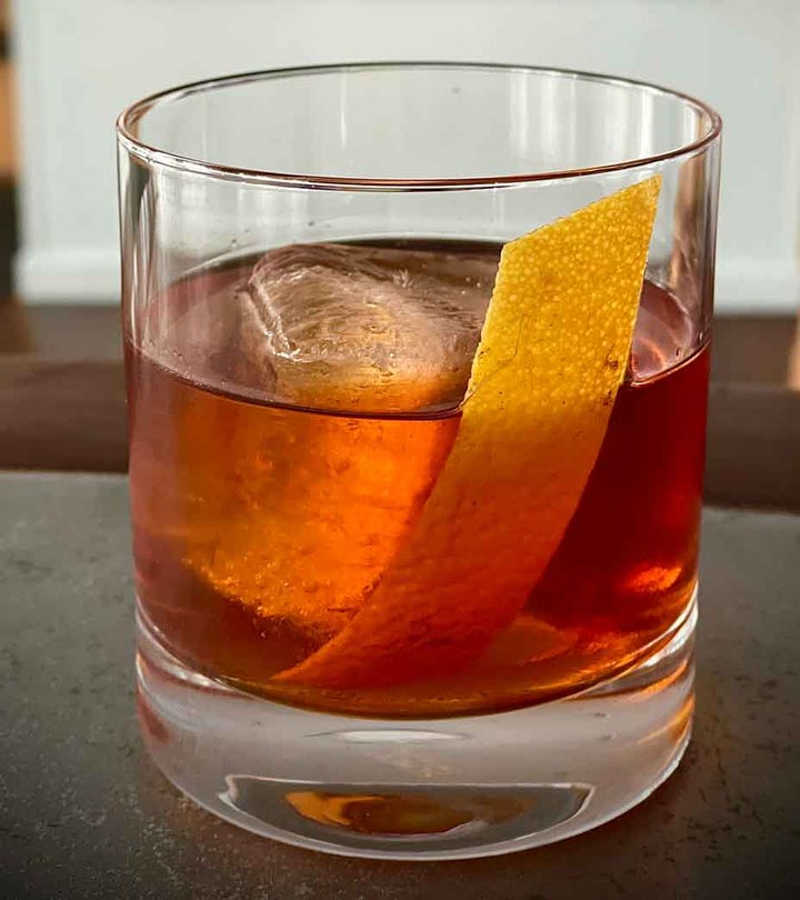 How to make a perfect old fashioned whiskey cocktail