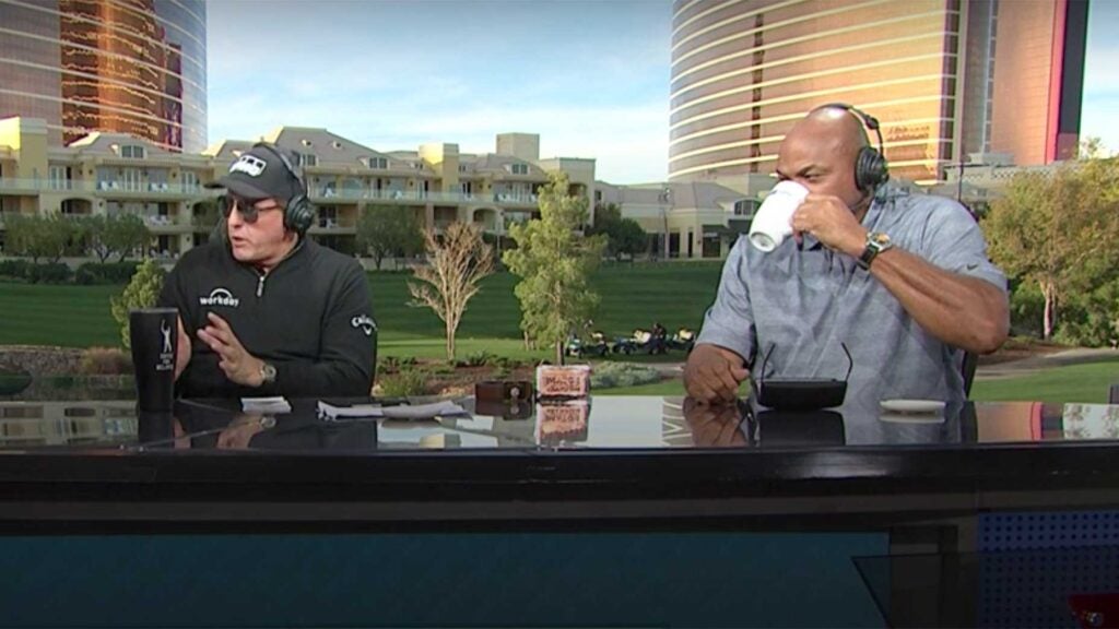 Phil Mickelson and Charles Barkley break down the action during the Koepka vs. DeChambeau match on Friday.