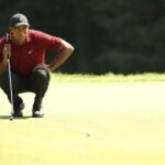 tiger woods stares down putt