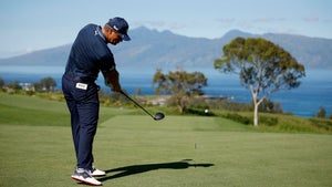 LAHAINA, HAWAII - JANUARY 09: Bryson DeChambeau of the United States plays his shot from the seventh tee during the final round of the Sentry Tournament of Champions at the Plantation Course at Kapalua Golf Club on January 09, 2022 in Lahaina, Hawaii. (Photo by Cliff Hawkins/Getty Images)
