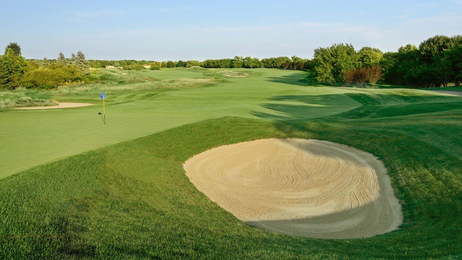 This cleverly designed backyard golf course will fill you with awe and envy