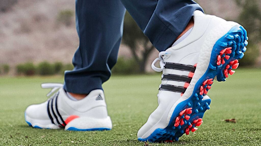 Religioso volatilidad Proponer Adidas Golf's new Tour 360 shoe is here and it's pro-approved