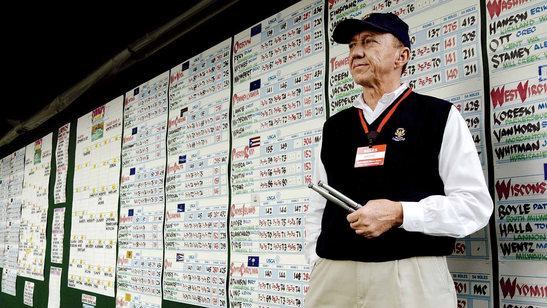 Ace calligrapher Mark Passey handled the boards at the 2003 Men’s State Team competition at Charles River CC in Newton Centre, Mass.