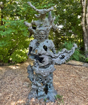 jerry garcia statue at edgefield golf course