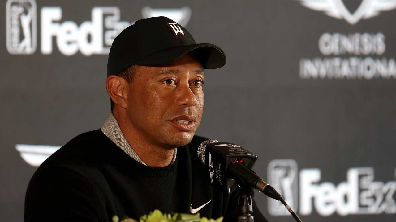 Tiger Woods delivers surprising response to Phil Mickelson's rights gripes