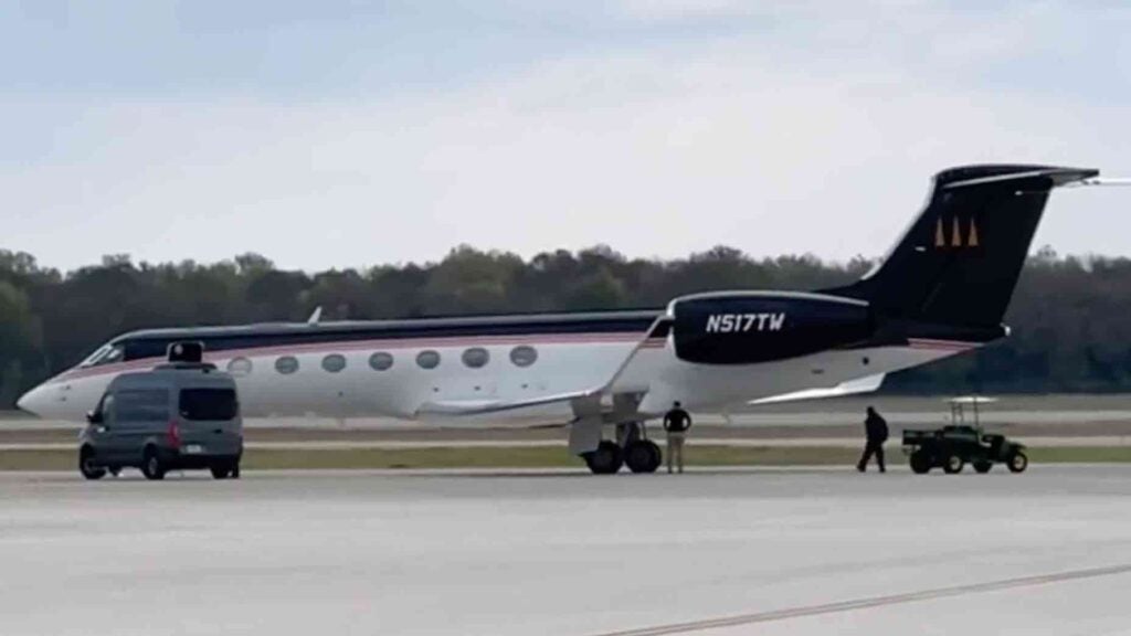 Tiger's plane landed in Augusta on Tuesday morning