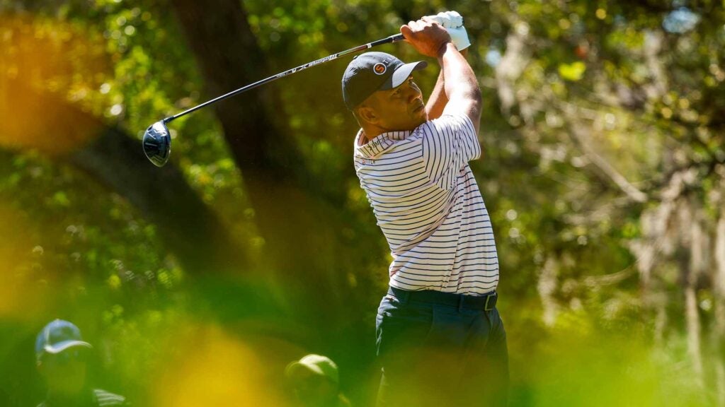 Jhonattan Vegas tees off during 2022 Valspar Championship