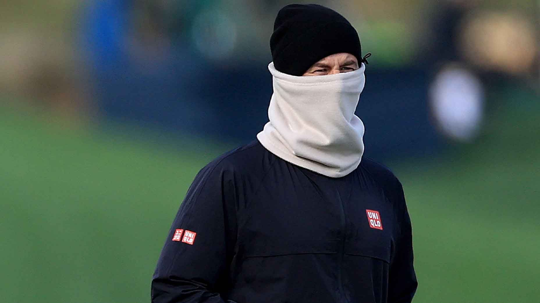 adam scott looks cold