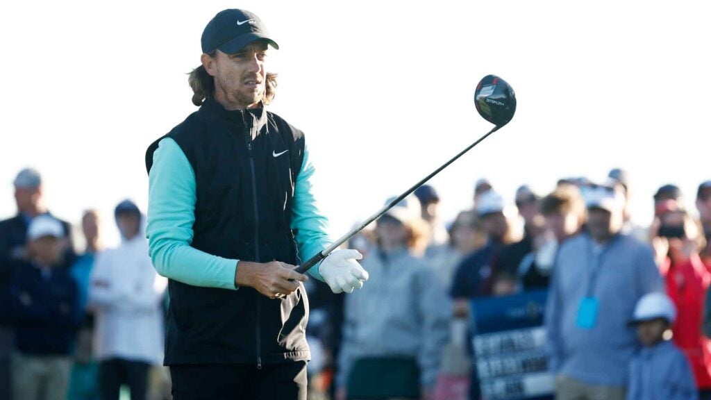 tommy fleetwood lines up shot