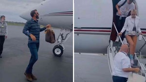 Paulina Gretzky and DJ arrive in Tennessee