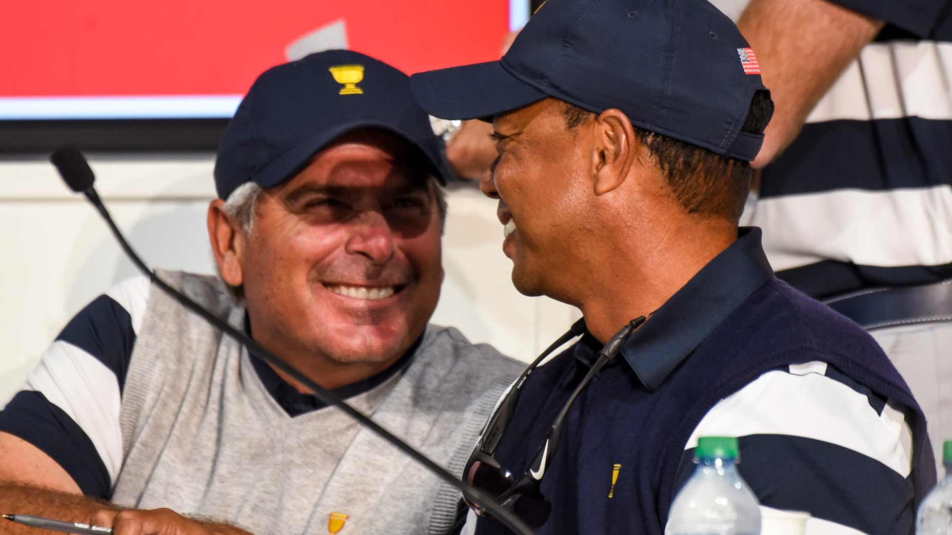 Fred Couples and Tiger Woods laugh at 2017 Presidents Cup