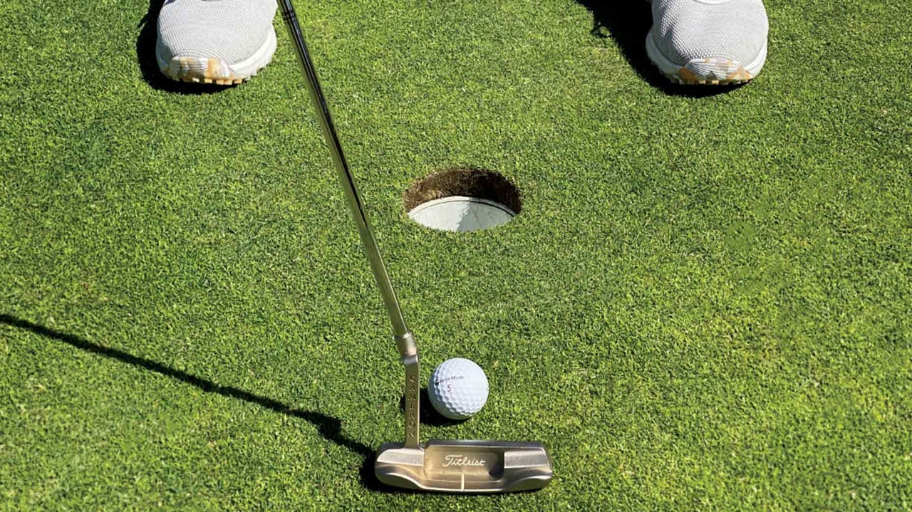 Is straddling the line of your putt legal if you lift one of your feet?