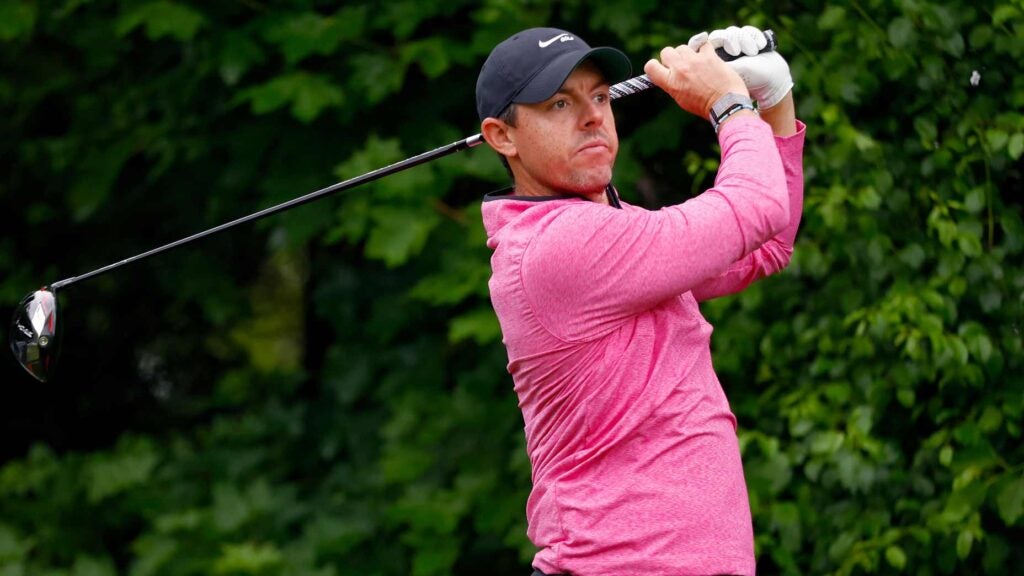Rory McIlroy hits drive during 2022 RBC Canadian Open