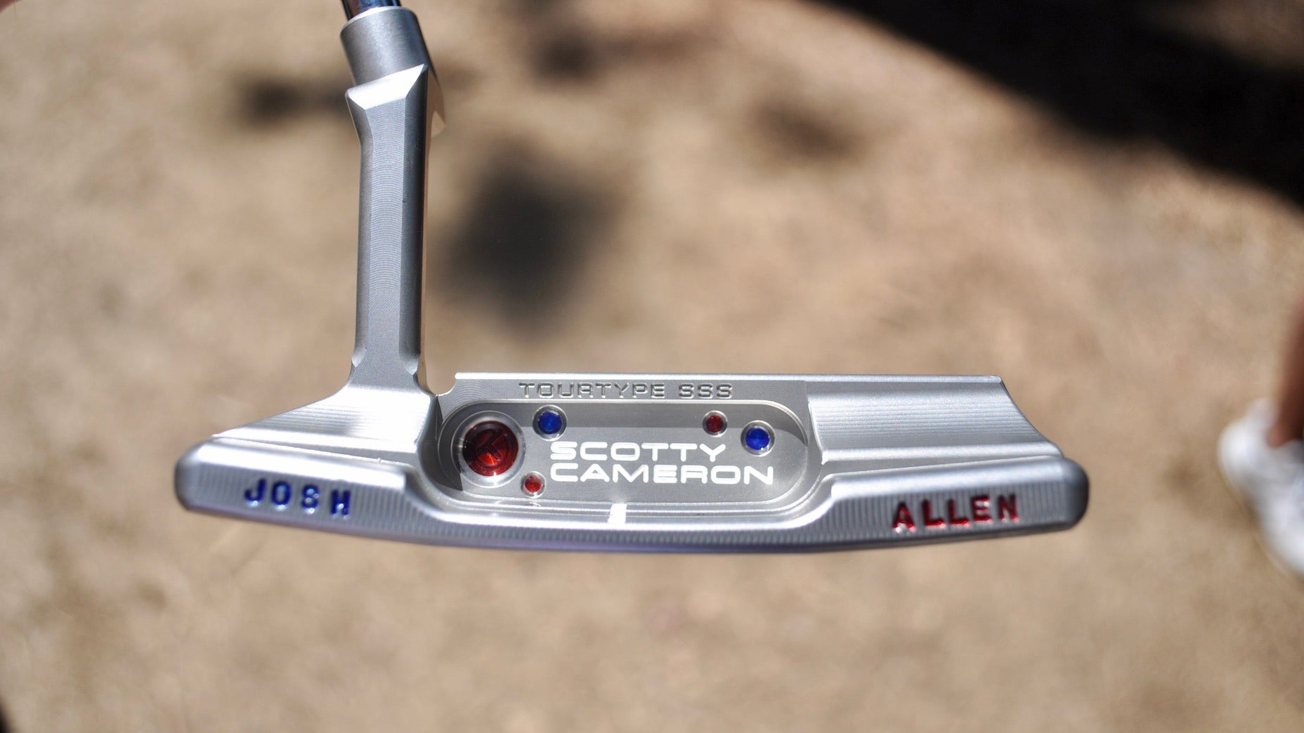 This NFL superstar has a special tour putter