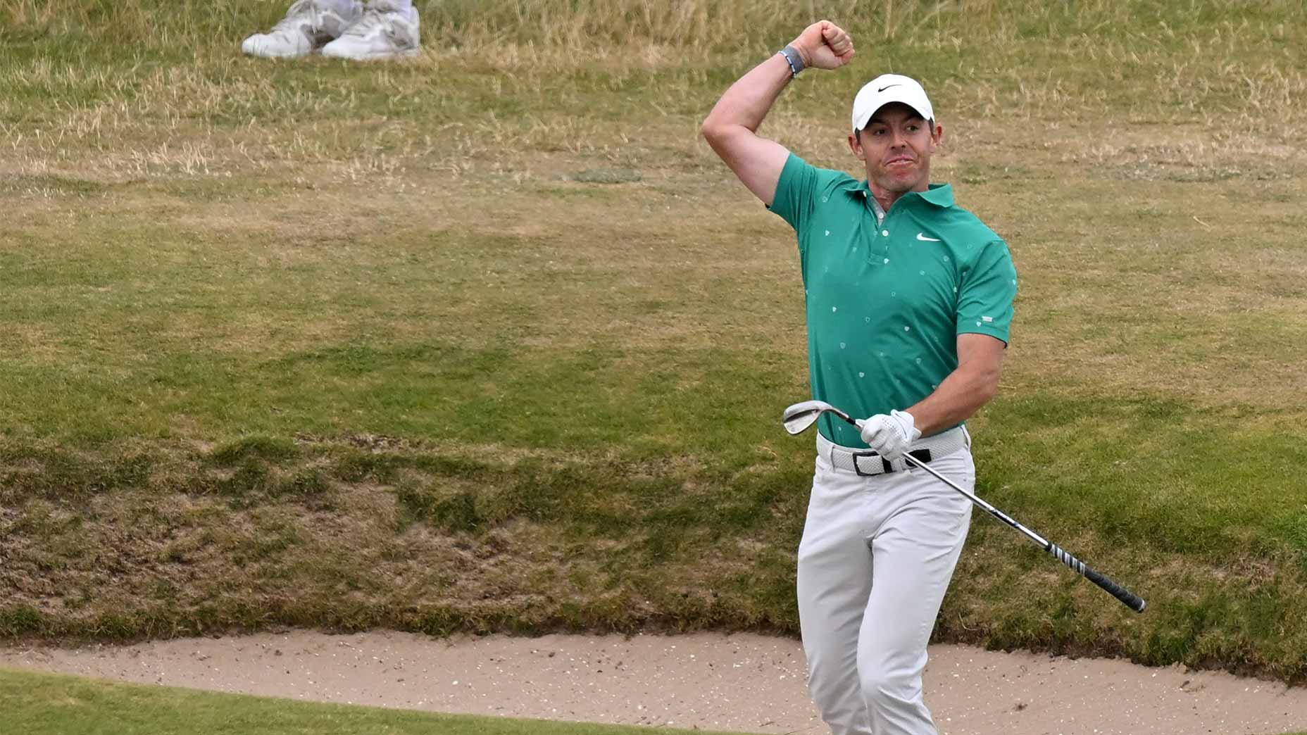 rory fist pumps open championship