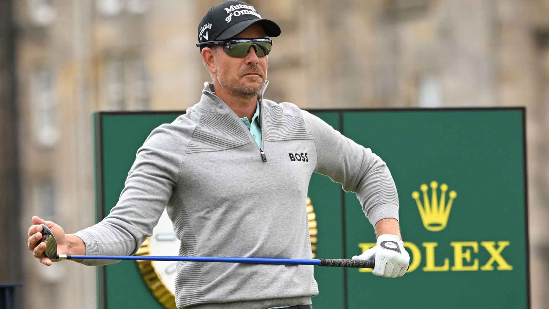 henrik stenson cleans club