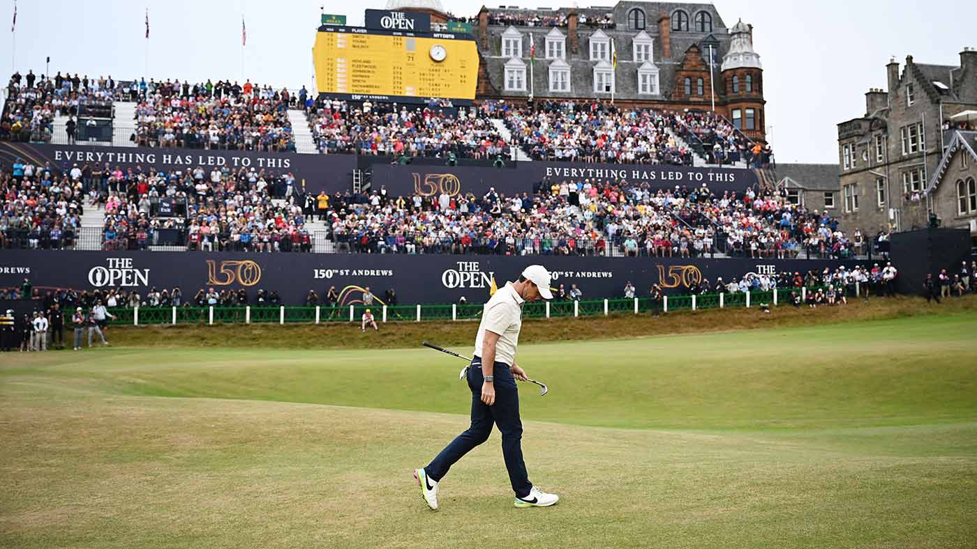 Rory McIlroy walks on sunday at the old course.