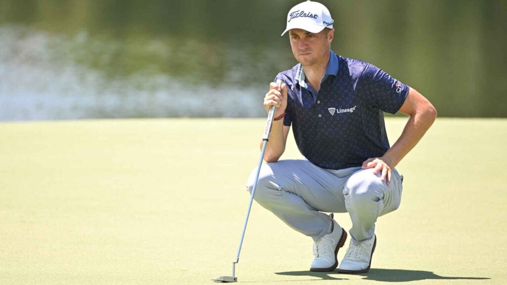 justin thomas reads putt