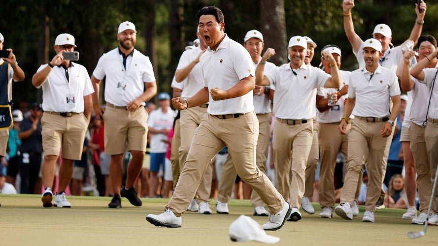 Tom Kim drains putt, drops putter and walks off hole as legend grows