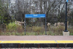 golf train station