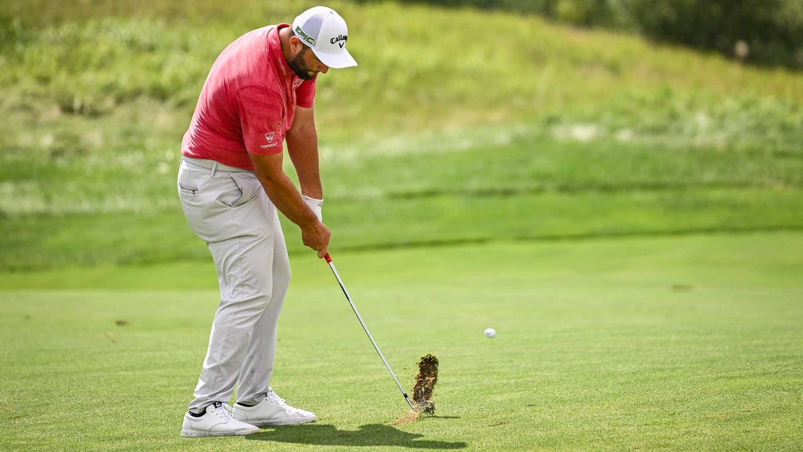 10 keys for taking a proper divot with your irons and hybrids