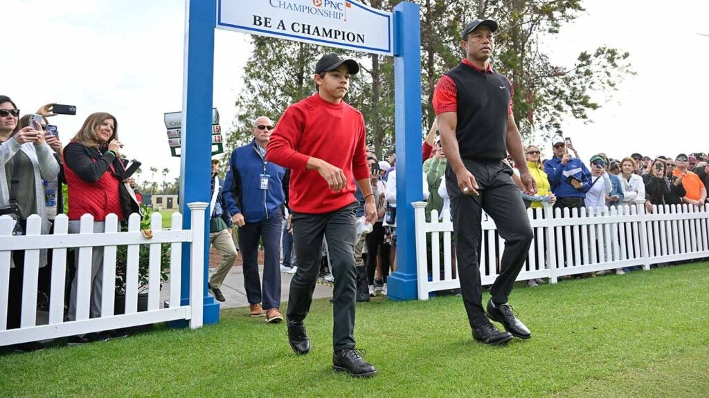 tiger and charlie woods at the pnc championship on sunday