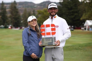 Homa and his wife Lacey following his win at the 2022 Fortinet Championship.