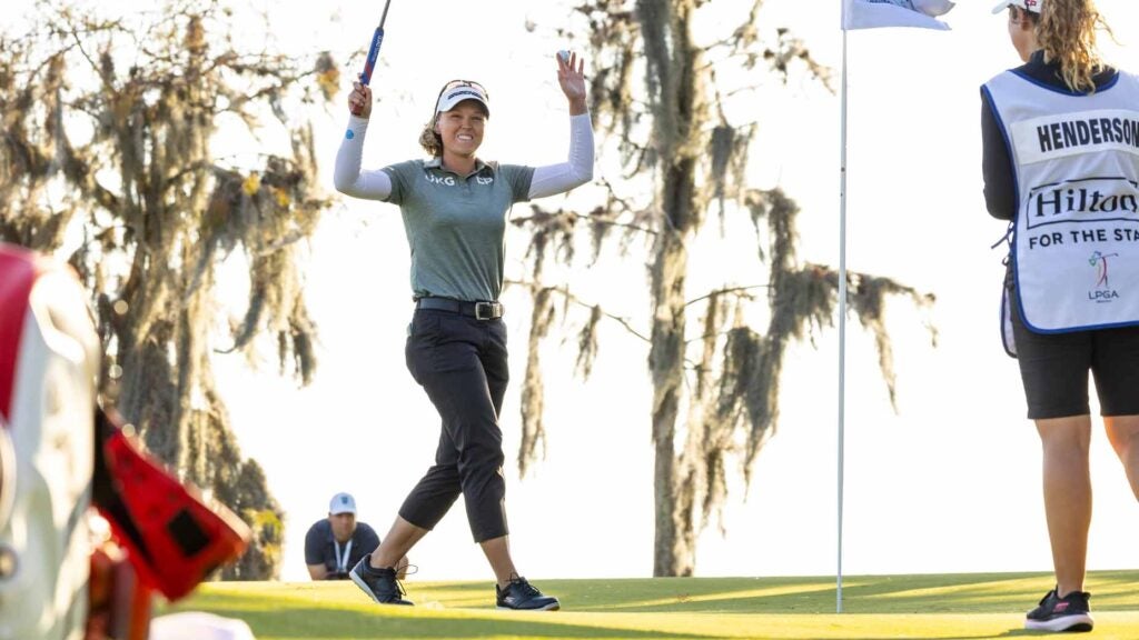 brooke henderson celebrates