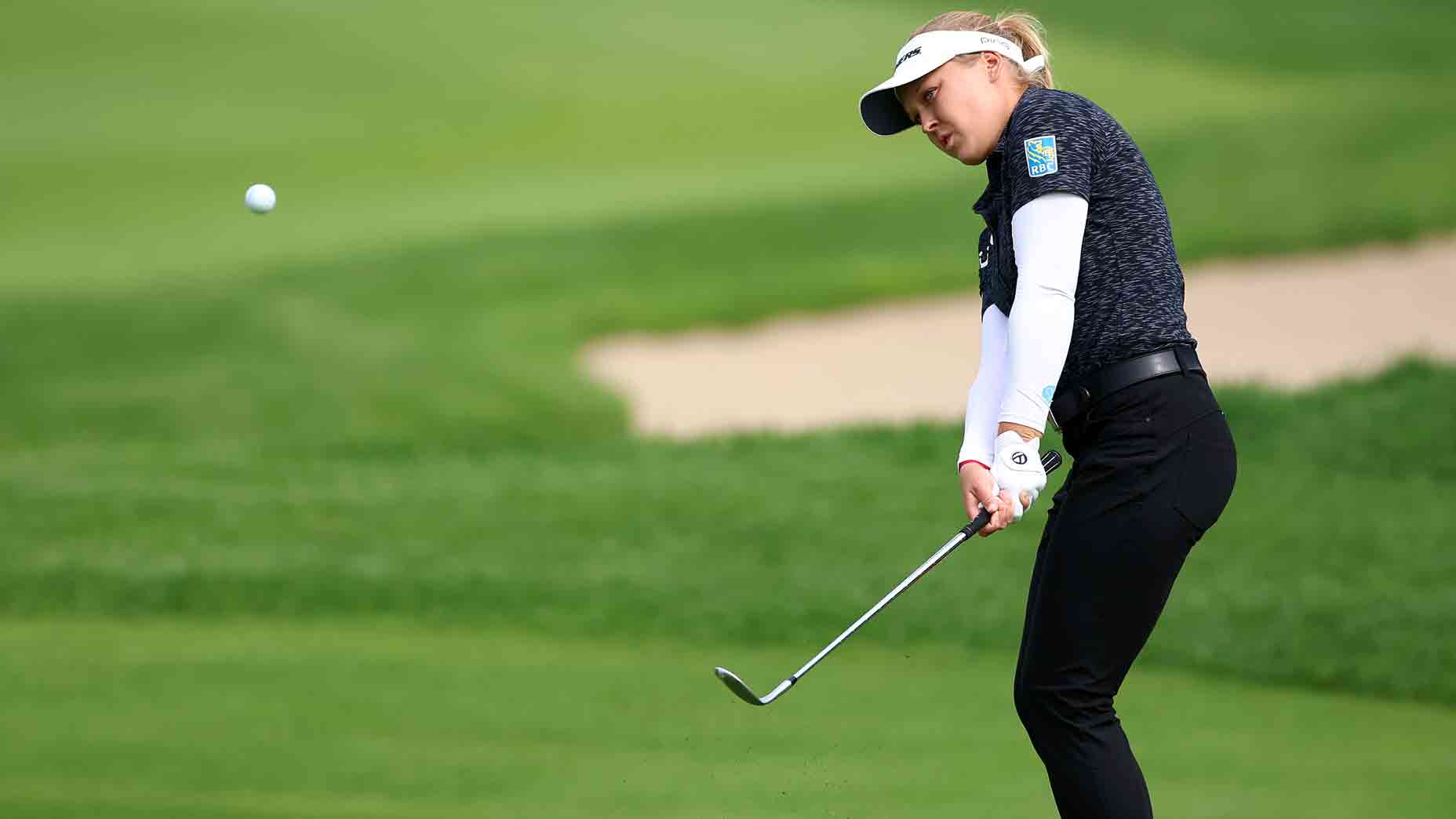 Brooke Henderson chipping