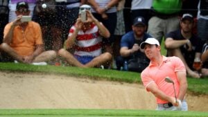 Here are 3 steps to hit bunker shots like the pros