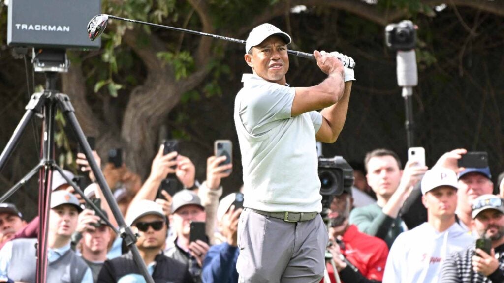 Tiger Woods hits driver at 2023 Genesis Invitational