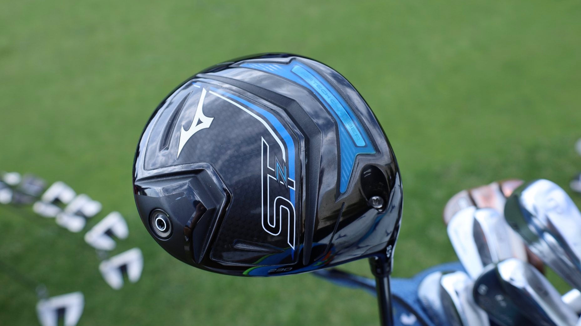 Keith Mitchell mizuno driver