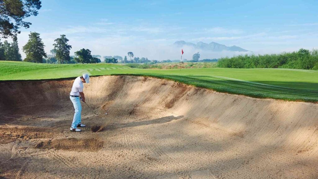 Fix these 3 common bunker shot mistakes for better results
