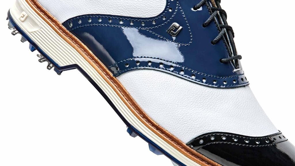 a new pair of footjoy golf shoes