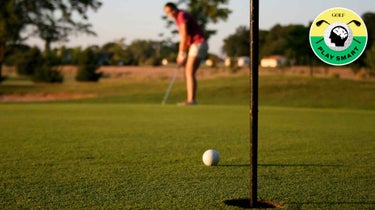 Struggling with short putts? Retrain your hands with this quick-fix drill 1 In today's Play Smart, David Orr of Flatstick Academy revealed the biggest mistake players make while trying to get the proper putting speed