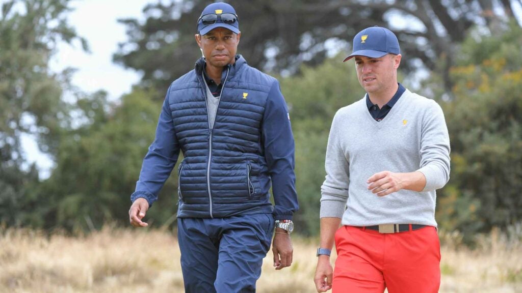 Justin Thomas joins Smylie Kaufman to tell a fantastic story about Tiger Woods' confidence during a match at the 2019 Presidents Cup