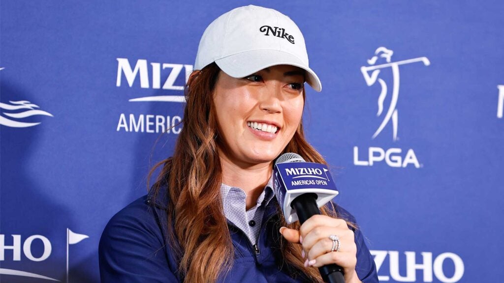 michelle wie smiles at press conference