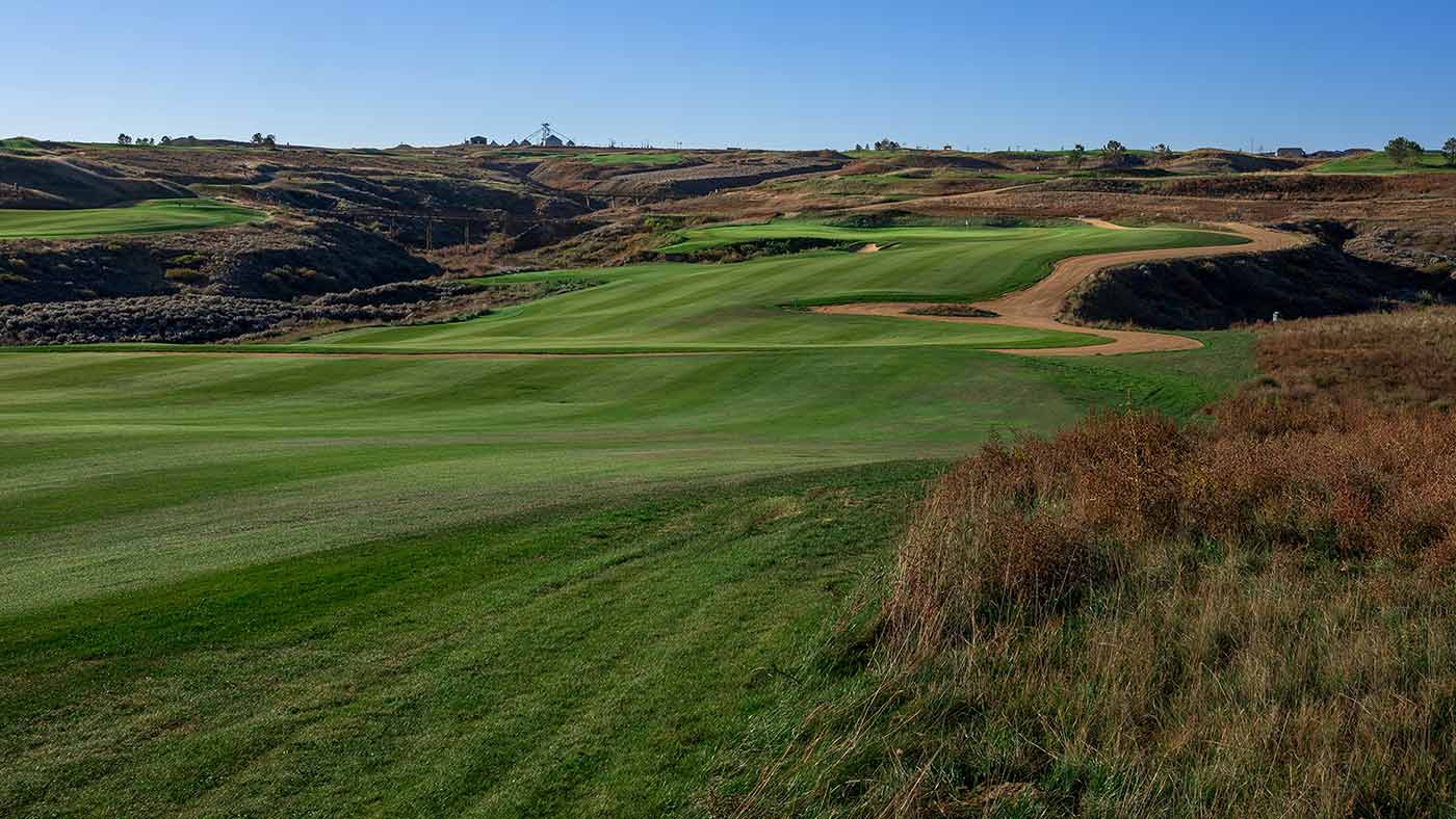 Here's what it's like to play the longest golf course in North America